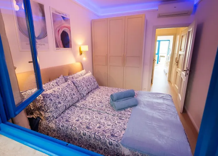 Infinity Blue - Sunny With The View Lejlighed