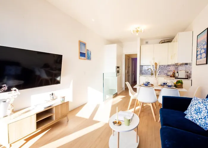 Infinity Blue - Sunny With The View Apartment *